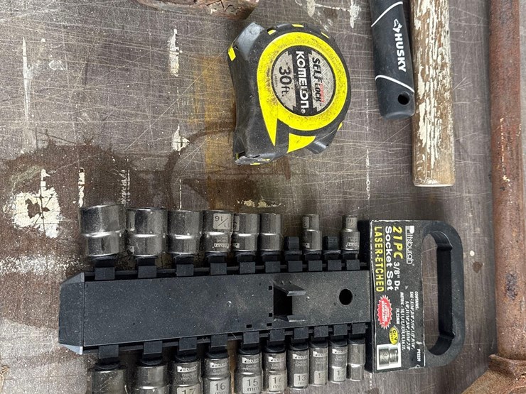 1-lot-of-misc.-tools-image-3