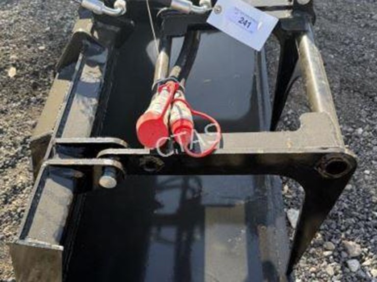 #241-•-mini-skid-steer-plate-grapple-image-2