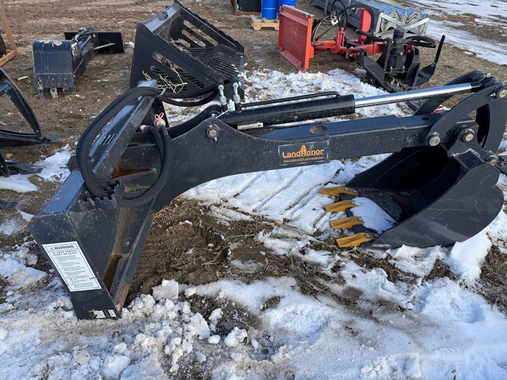 2025-landhonor-backhoe-image-6