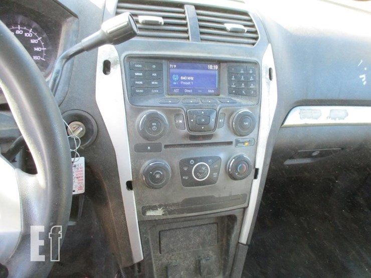 2015-ford-explorer-image-10