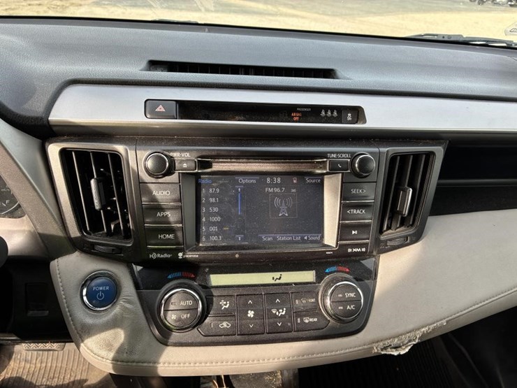 2017-toyota-rav4-image-15