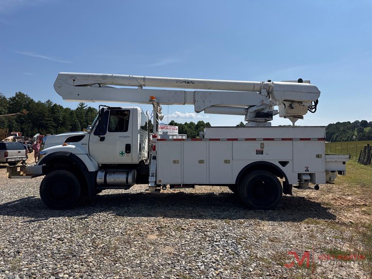 2011-international-7400-image-5