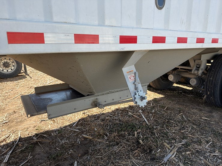 2015-jet-hopper-image-13