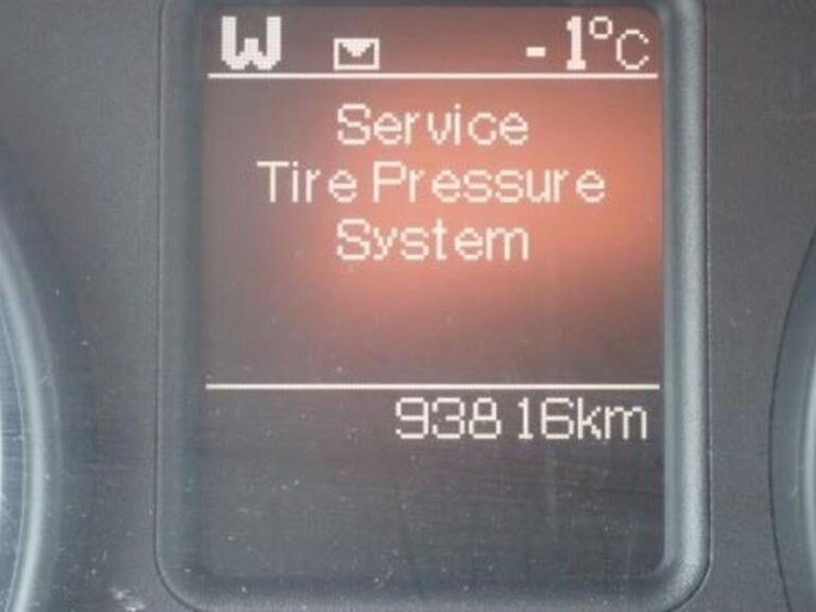 2013-ram-1500-slt-image-10