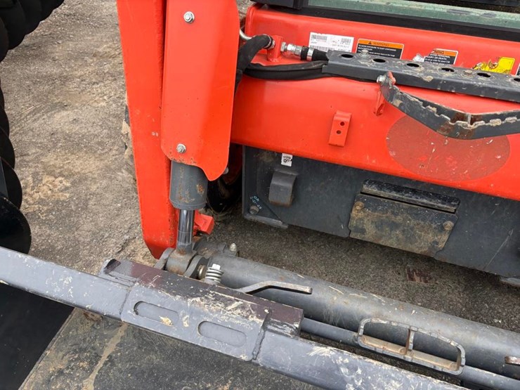 2023-kubota-ssv65-image-5