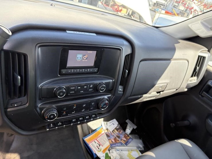 2015-chevrolet-2500-image-11