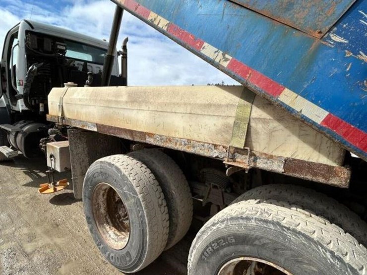 2013-freightliner-108sd-image-49