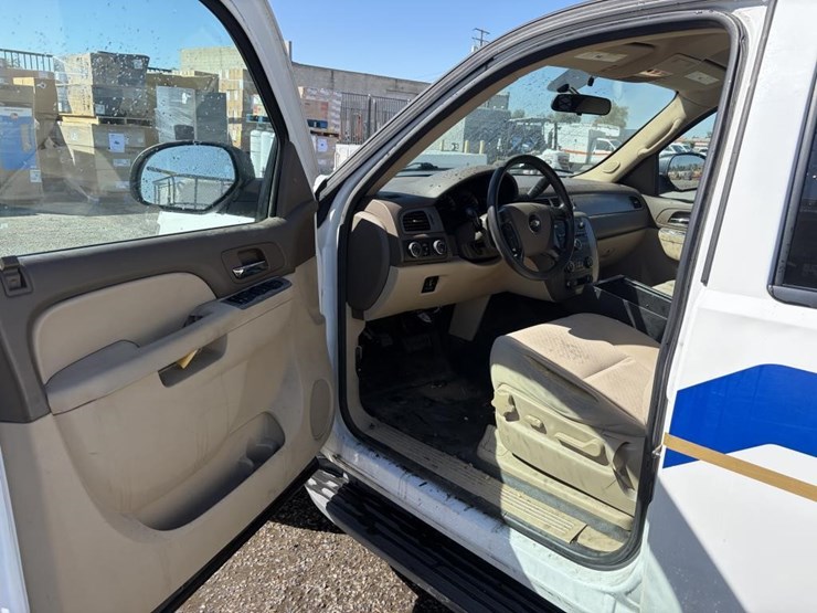 2013-chevrolet-tahoe-image-13