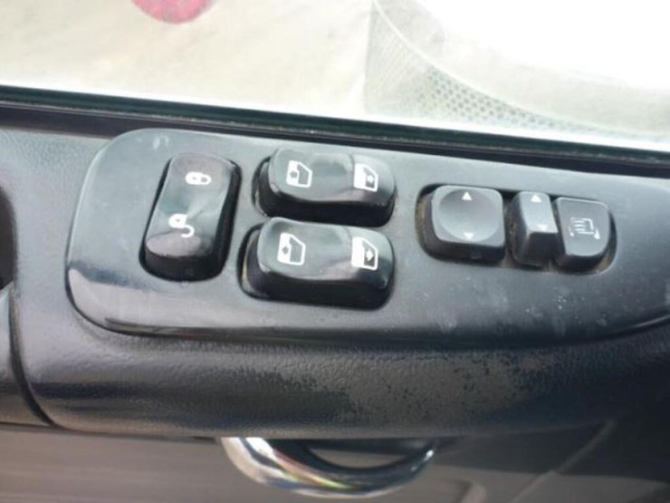 2015-peterbilt-367-image-16