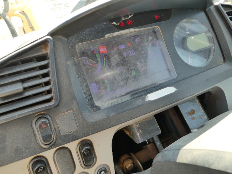 2013-komatsu-wa270-image-18