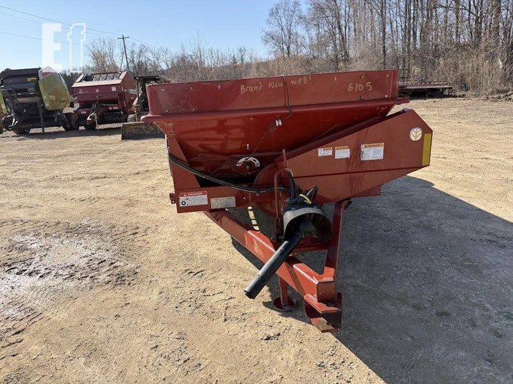 2013-new-holland-165-image-2