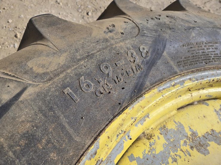 john-deere-4020-image-3