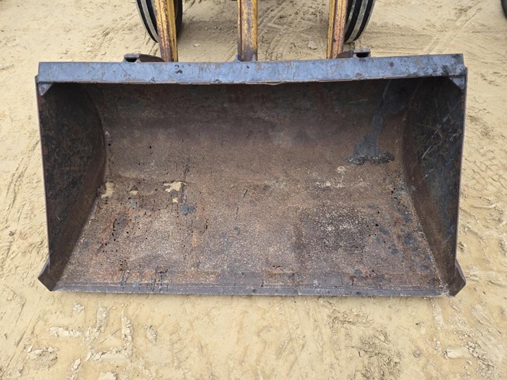 #359-•-massey-ferguson-utility-tractor-image-4