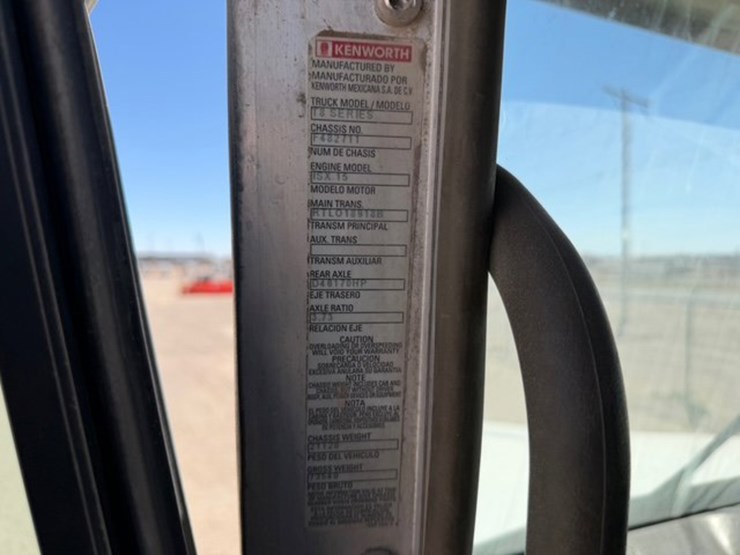 2015-kenworth-t800-image-17