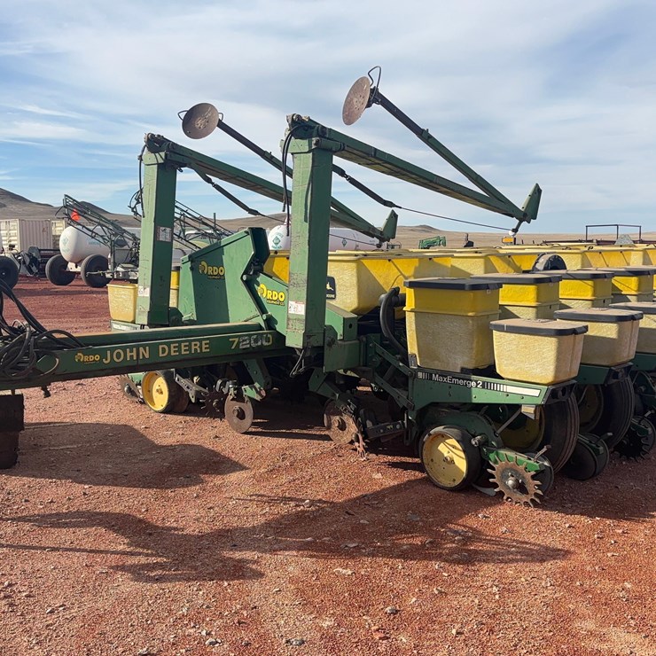 JOHN DEERE 7200
