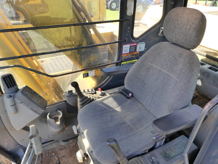 2006-deere-160c-lc-image-11