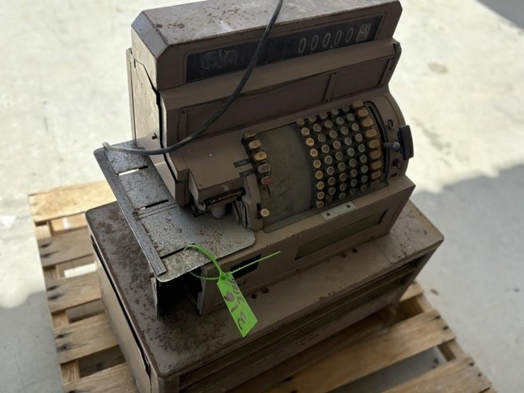 vintage-cash-register-image-2