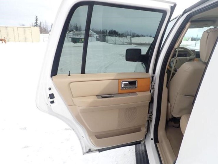 2009-lincoln-navigator-image-50