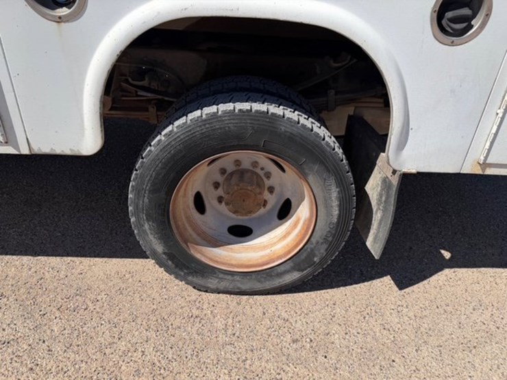 2013-ford-f550-image-9