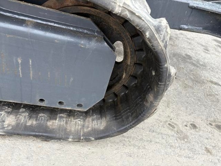 2023-deere-30g-image-11