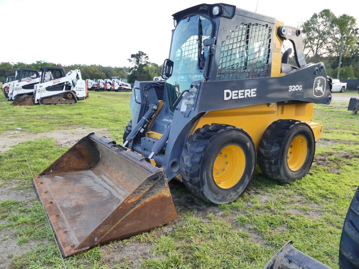 2024-deere-320g-image-1