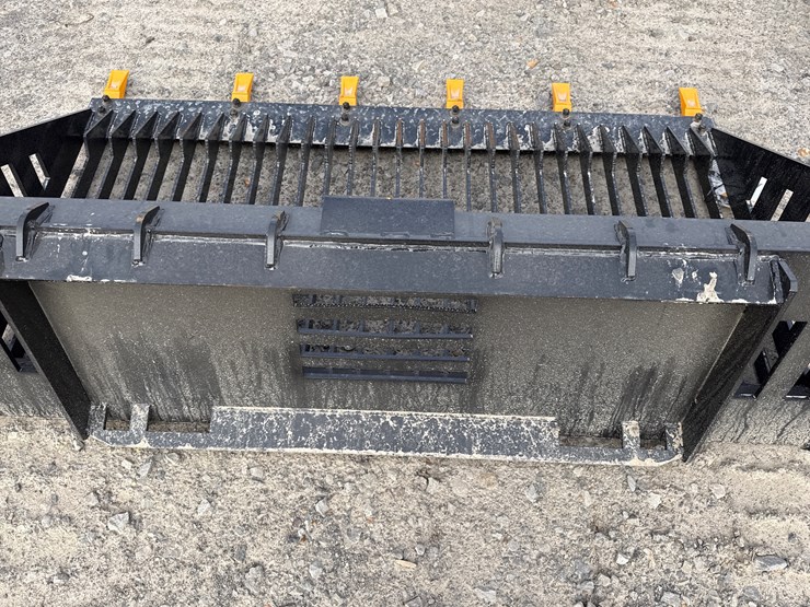 #2064-•-unused-giyi-rb66-skid-steer-rock-bucket-inv#-42034-image-5