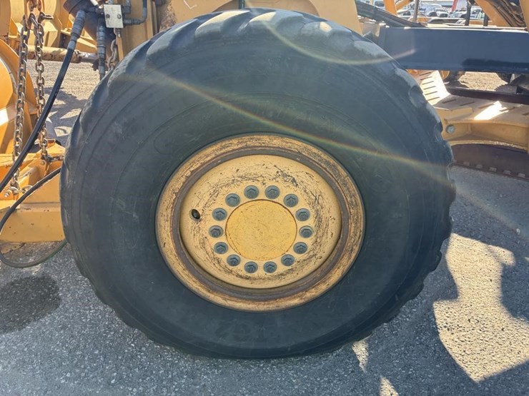 2008-deere-772d-image-7