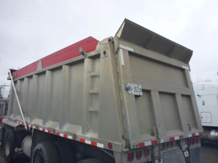 2015-peterbilt-367-image-32