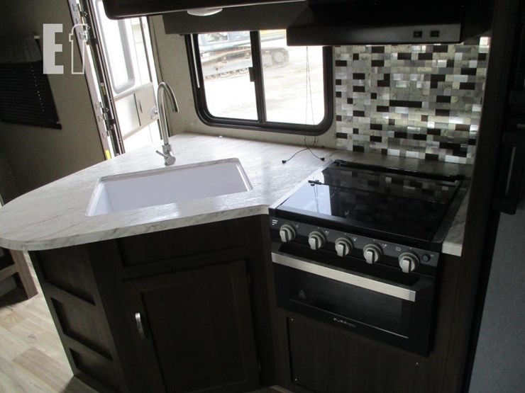 2020-keystone-rv-co-springdale-200787-image-10