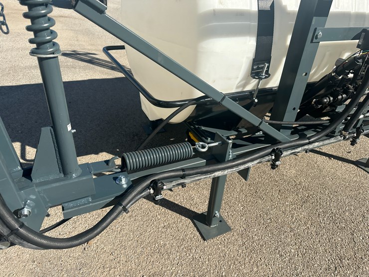 #32796-•-**unused-bowman-agmate-41'-300-gallon-3pt-sprayer-image-32