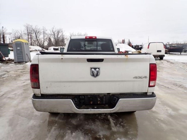 2015-dodge-1500-image-6