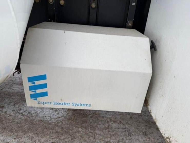 2017-peterbilt-567-image-31