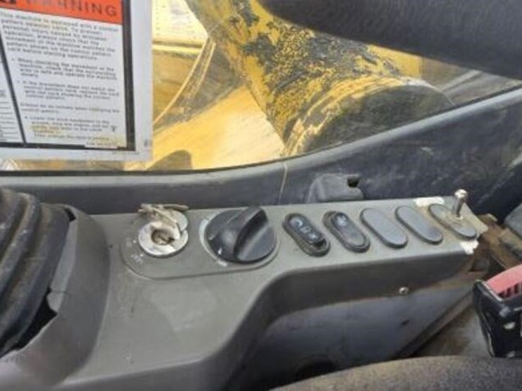 2007-komatsu-pc270-lc-8-image-42