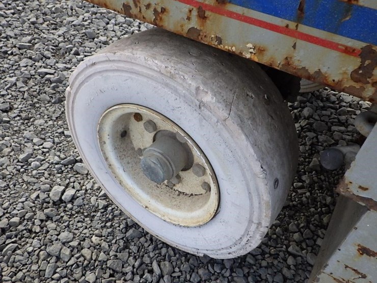 1997-skyjack-sj-3220-scissor-lift-image-16