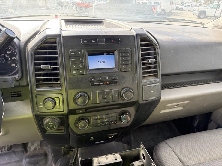 2018-ford-f150-xl-image-16