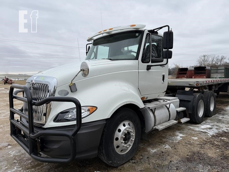 2010-international-prostar-image-1