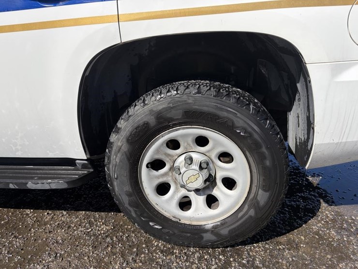 2013-chevrolet-tahoe-image-5