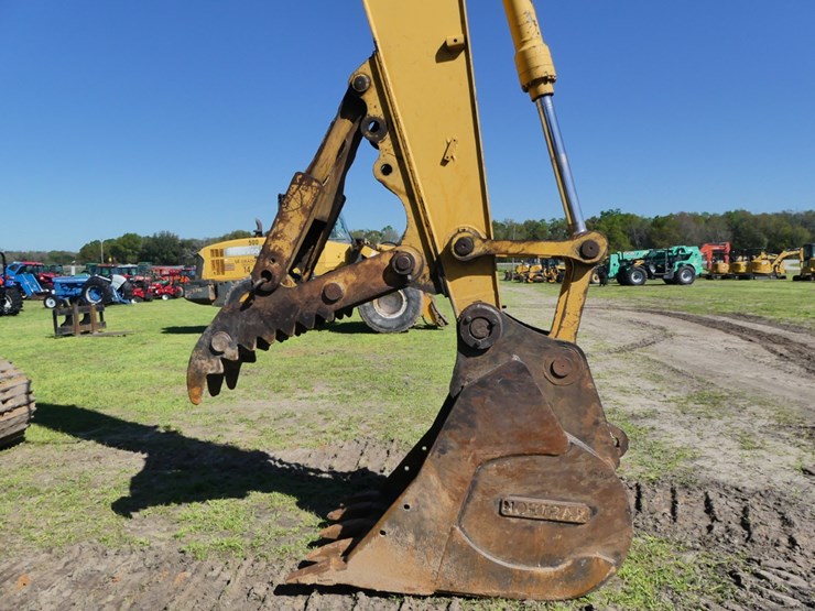 2006-deere-160c-lc-image-8