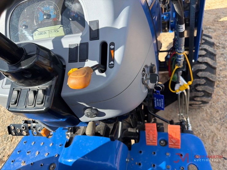 new-holland-workmaster-35-image-16
