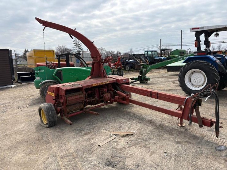 new-holland-790-image-2