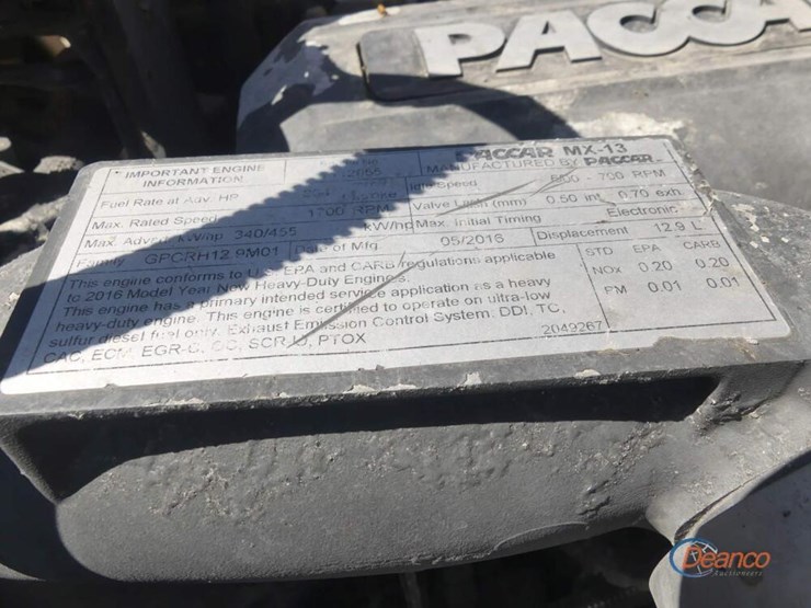 2017-peterbilt-567-image-10