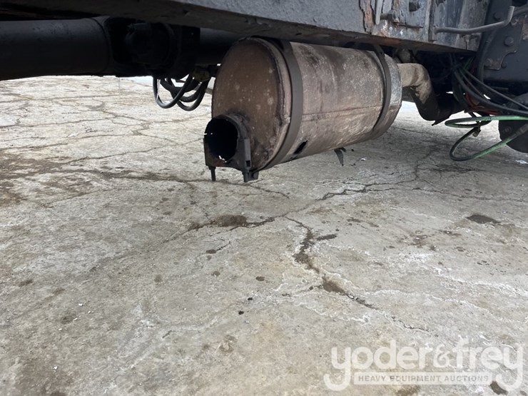 2002-international-durastar-4300-image-32