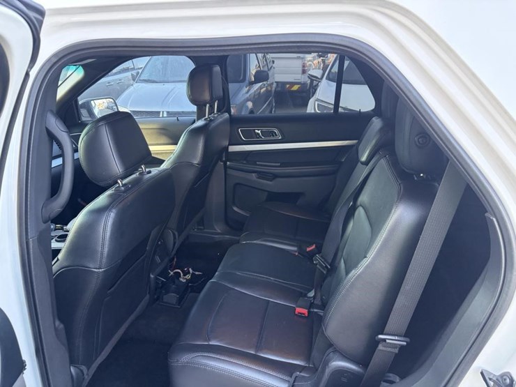 2016-ford-explorer-xlt-image-17