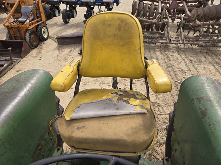 john-deere-4010-image-16