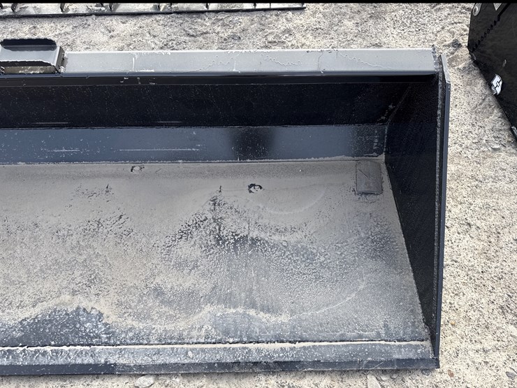 #2092-•-unused-90"-skid-steer-bucket-w/blade-inv#-42345-image-9