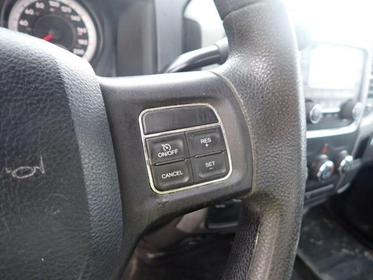 2015-dodge-1500-image-16