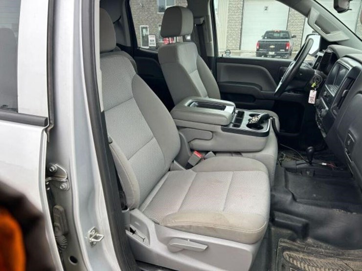 2018-chevrolet-silverado-2500hd-image-43