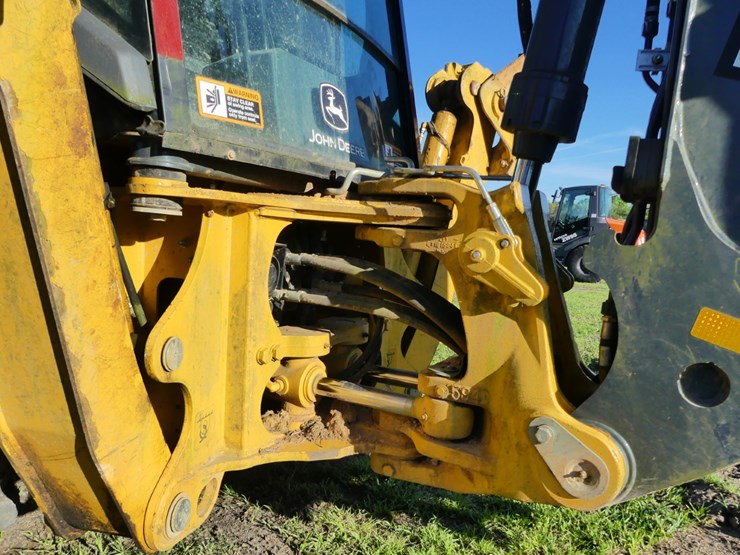 2016-deere-310l-image-10