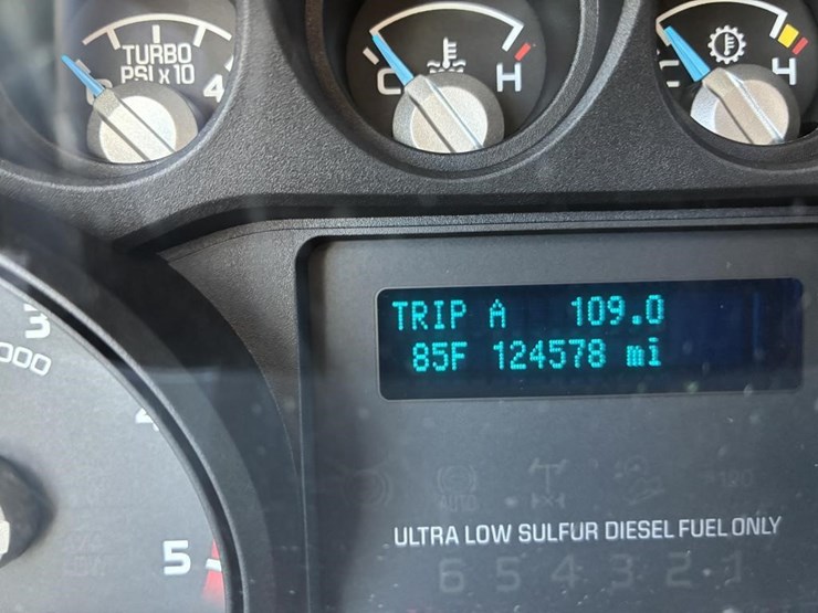 2016-ford-f550-image-14