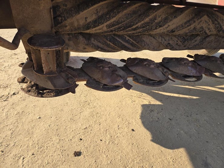 new-holland-1411-image-4